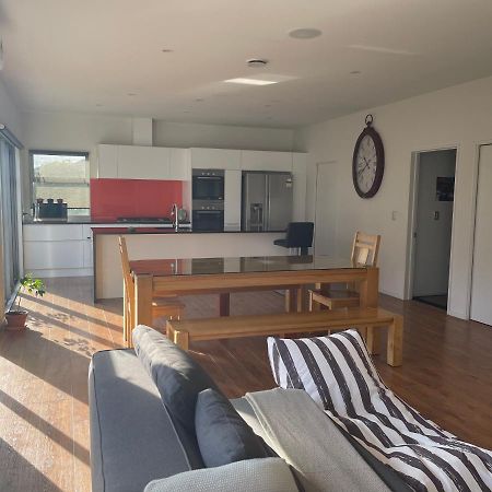 Stunning Park Side Holiday Home 基督城 外观 照片